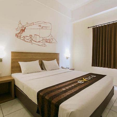 Evora Hotel Surabaya Exterior foto