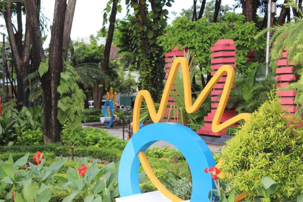Evora Hotel Surabaya Exterior foto