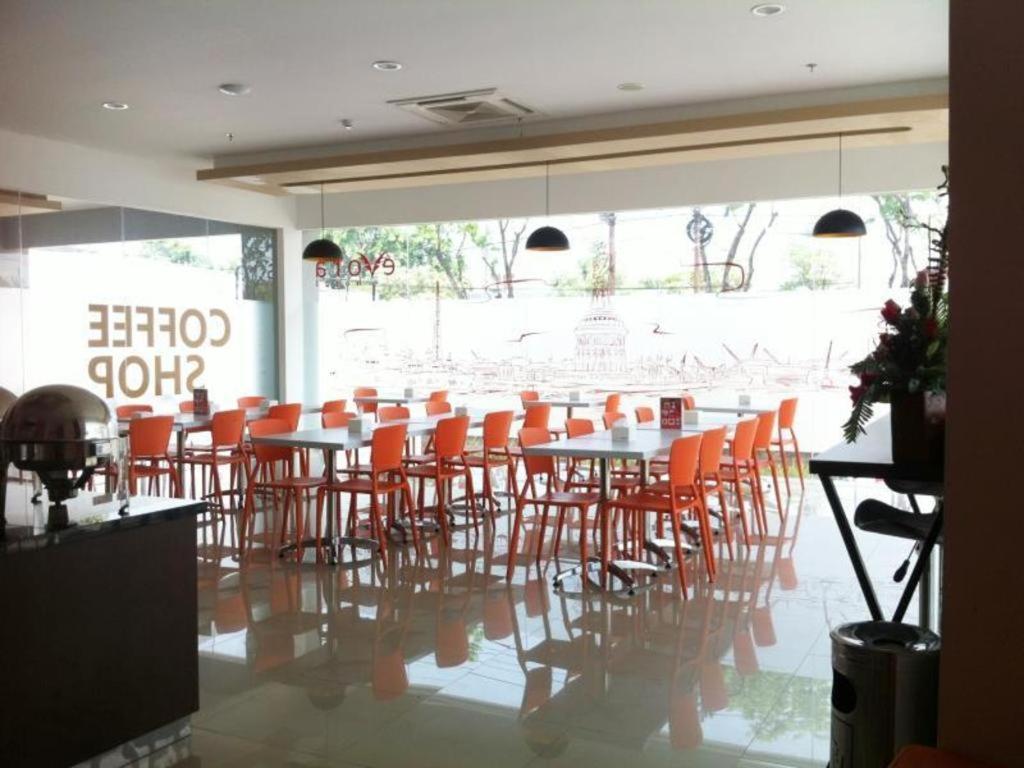 Evora Hotel Surabaya Exterior foto