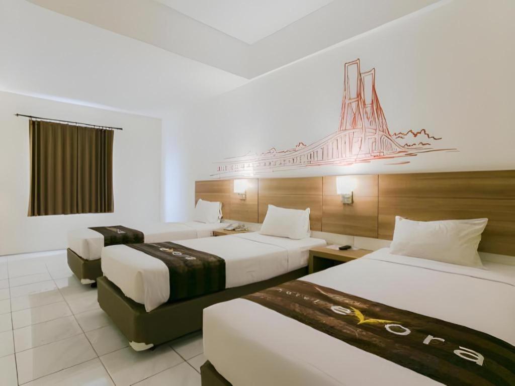 Evora Hotel Surabaya Exterior foto