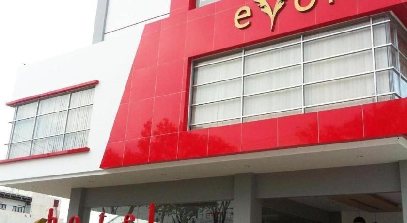 Evora Hotel Surabaya Exterior foto
