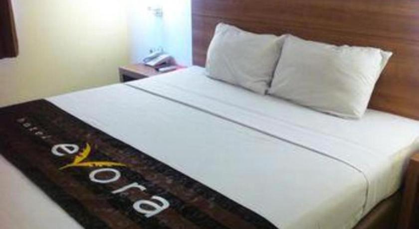 Evora Hotel Surabaya Exterior foto