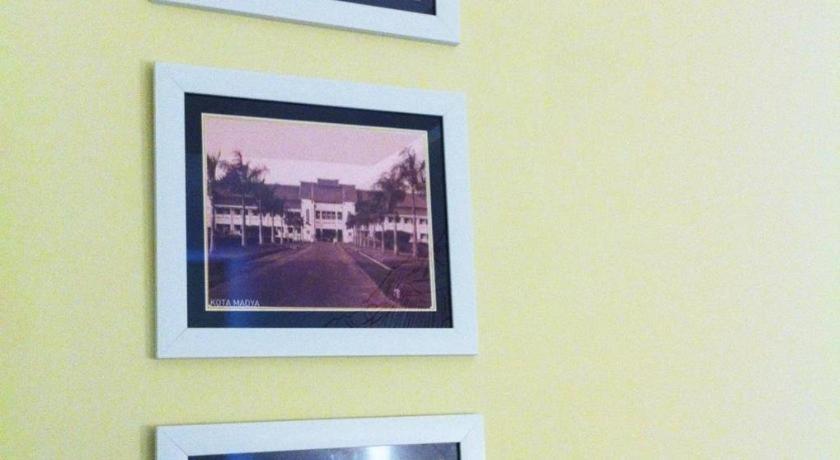 Evora Hotel Surabaya Exterior foto