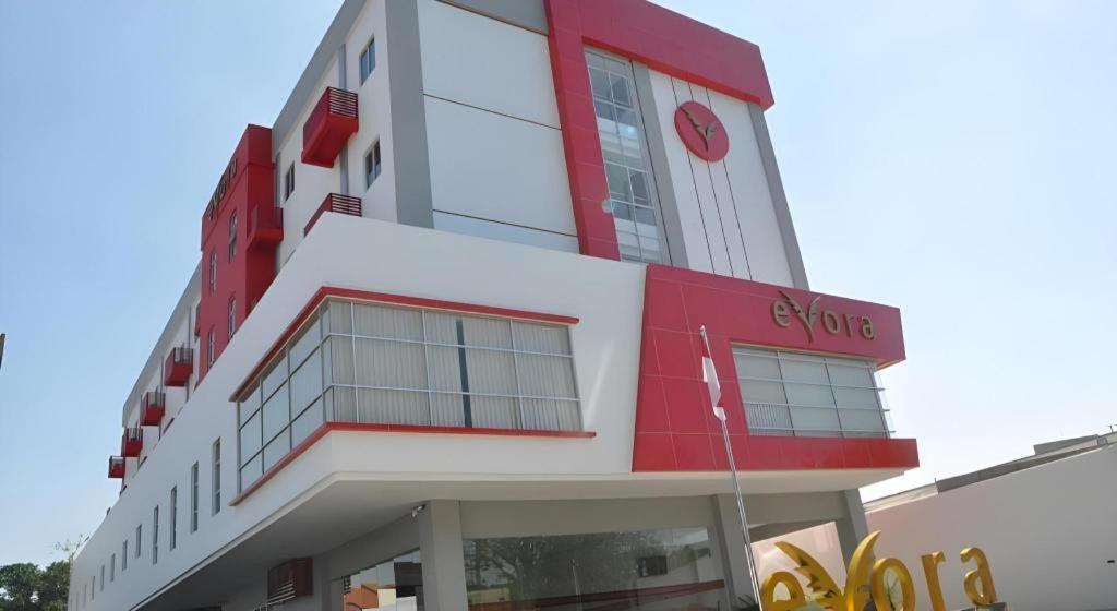 Evora Hotel Surabaya Exterior foto